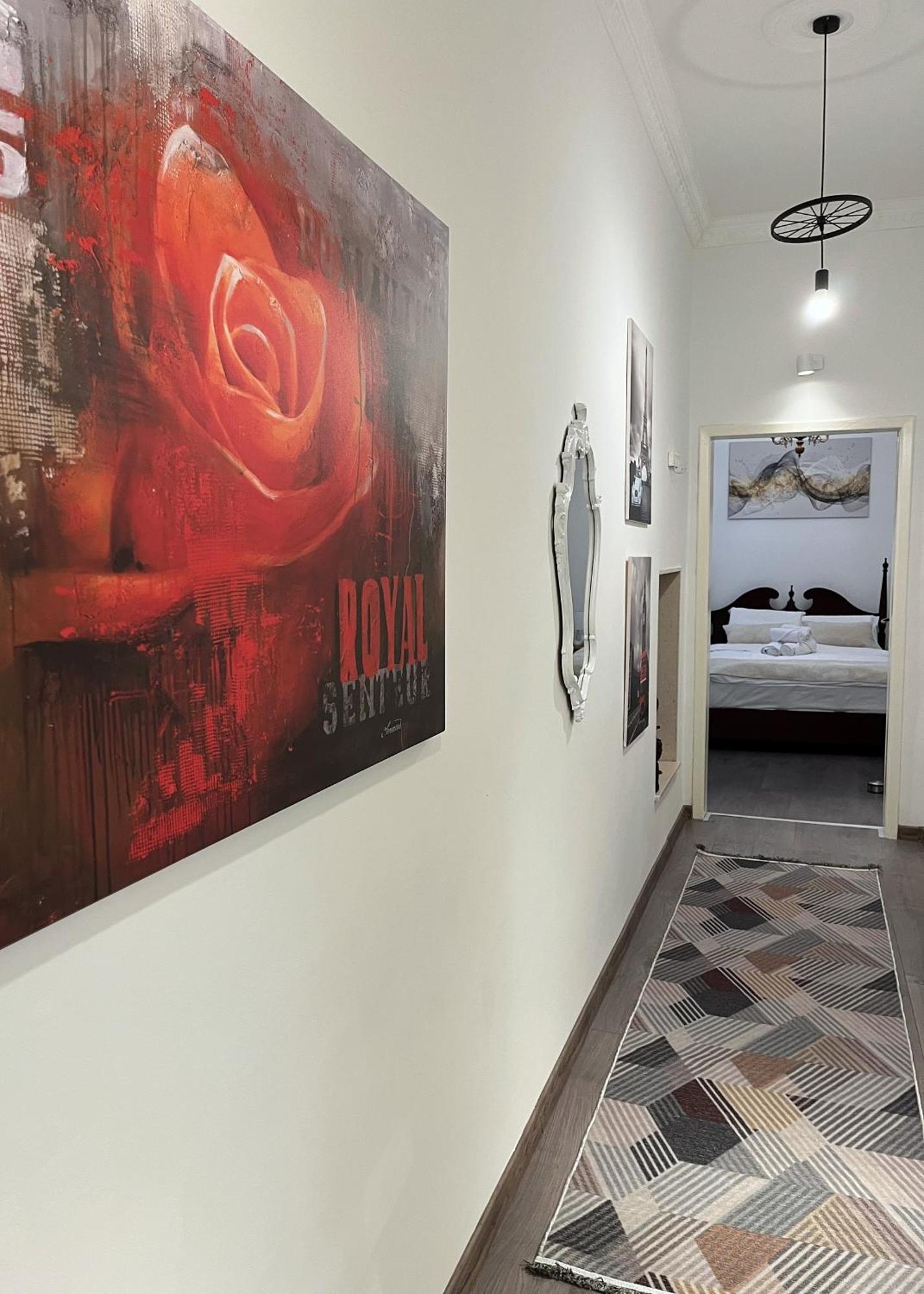 Main Street Retreat Apartment With Free Parking Сараево Экстерьер фото