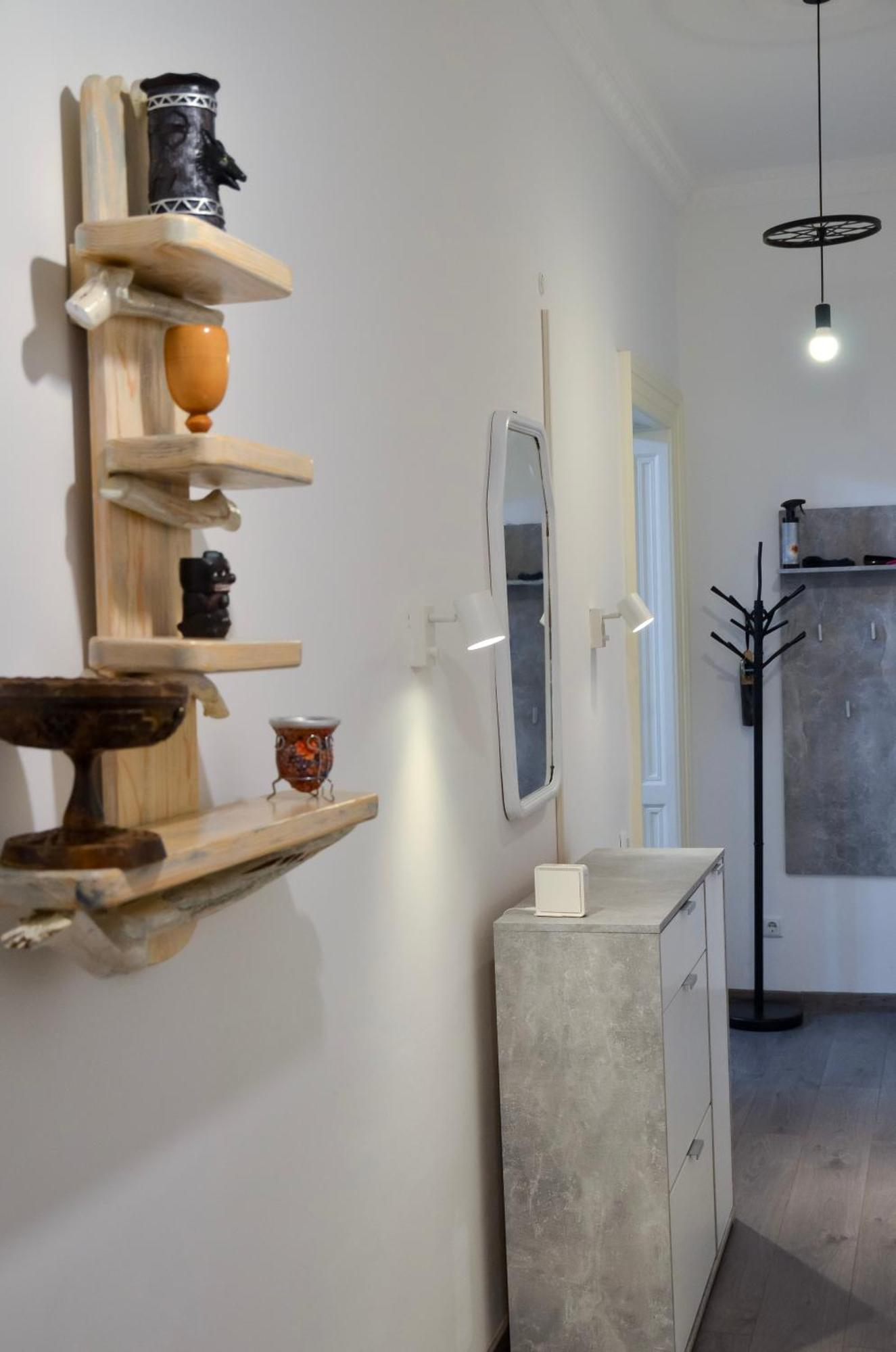 Main Street Retreat Apartment With Free Parking Сараево Экстерьер фото