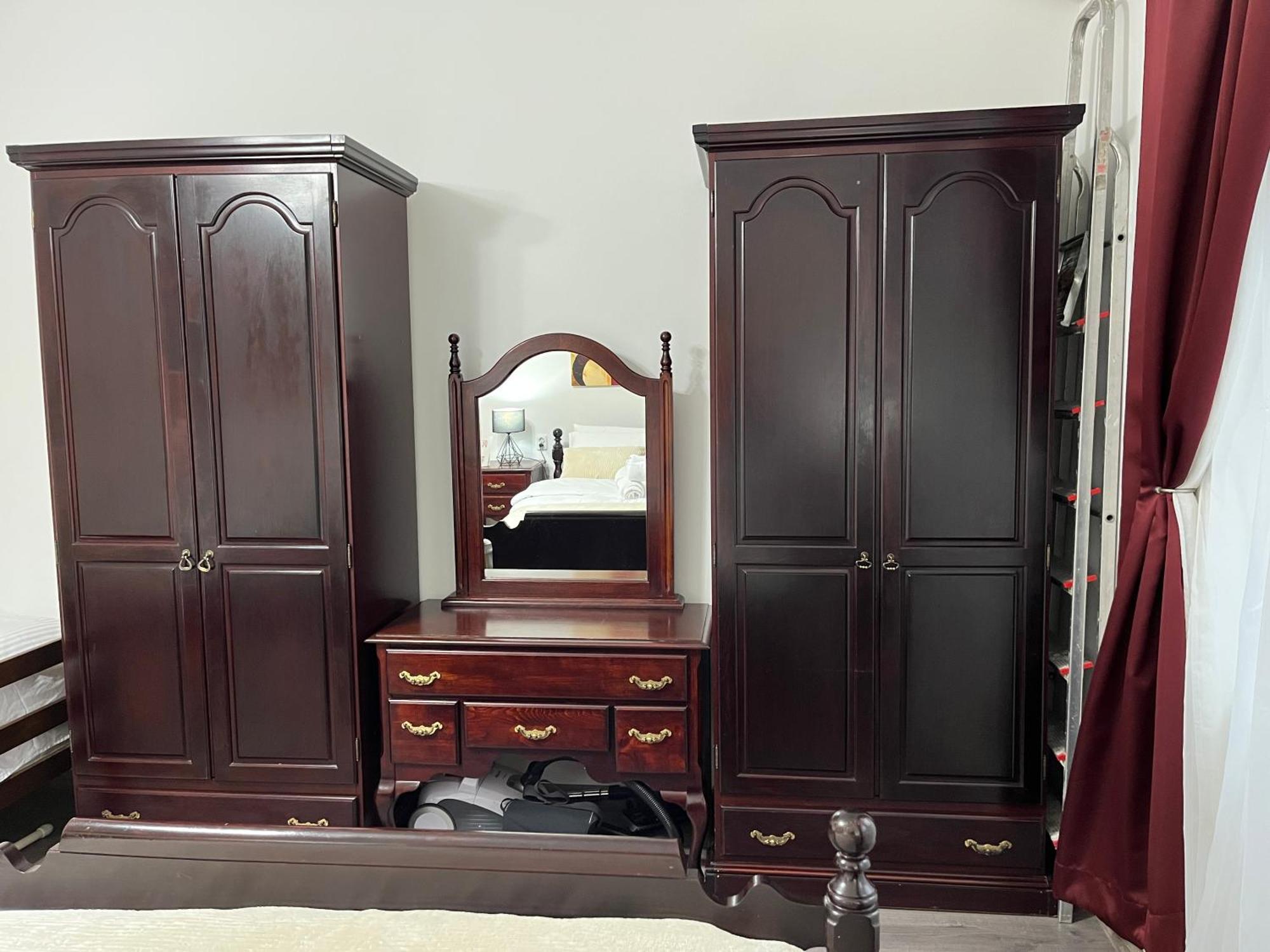 Main Street Retreat Apartment With Free Parking Сараево Экстерьер фото