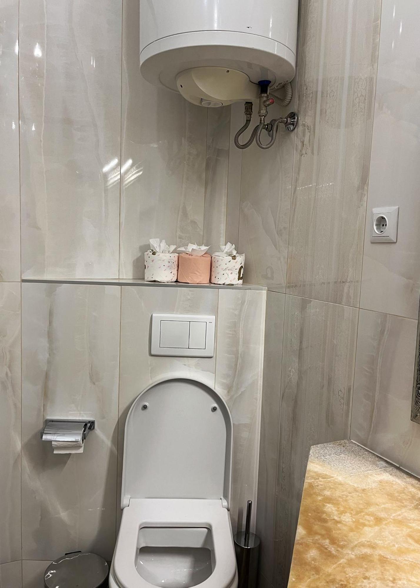 Main Street Retreat Apartment With Free Parking Сараево Экстерьер фото