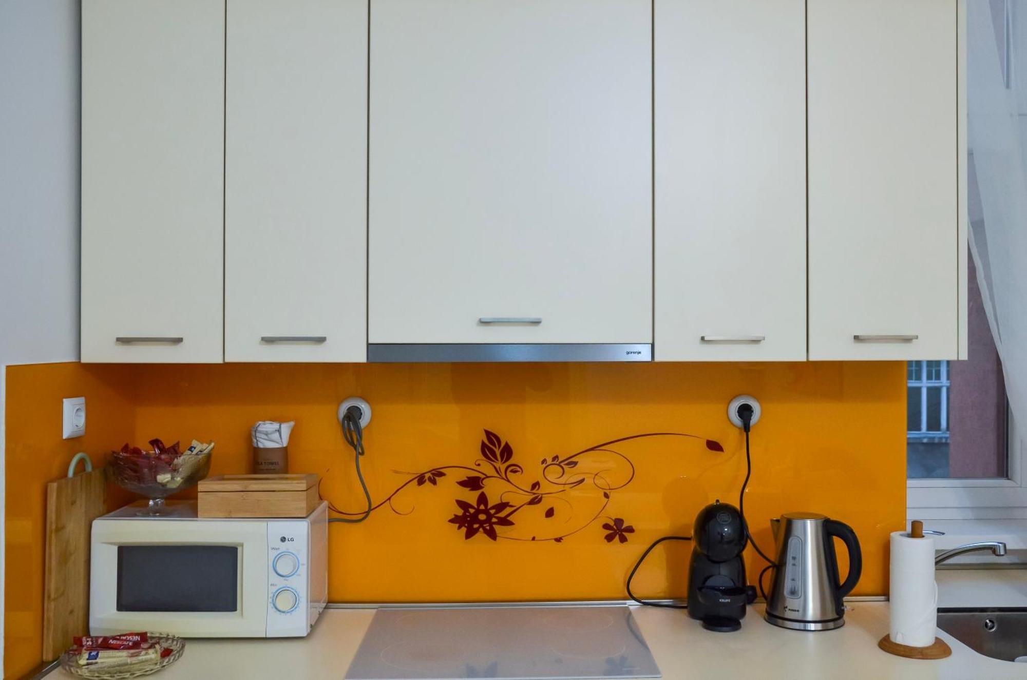 Main Street Retreat Apartment With Free Parking Сараево Экстерьер фото